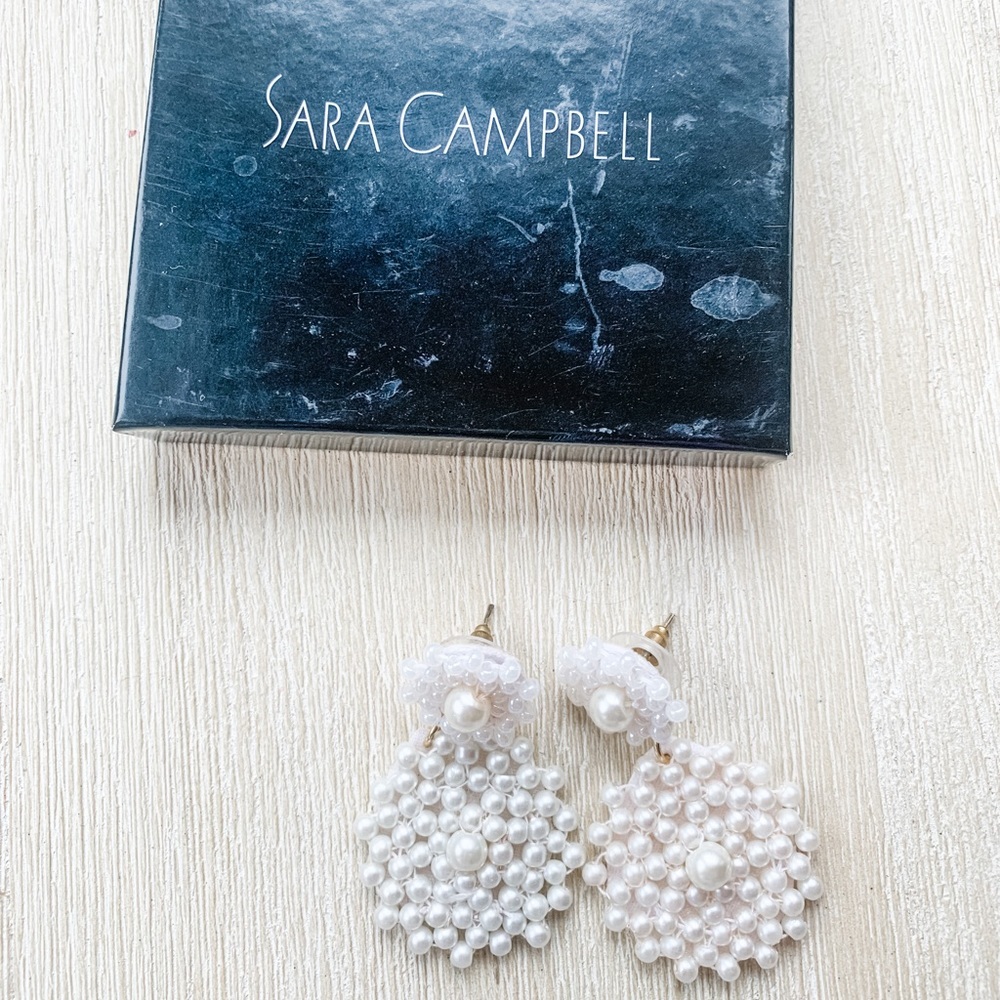 Sara Campbell Hilary Pearl earrings - Picture 2 of 3